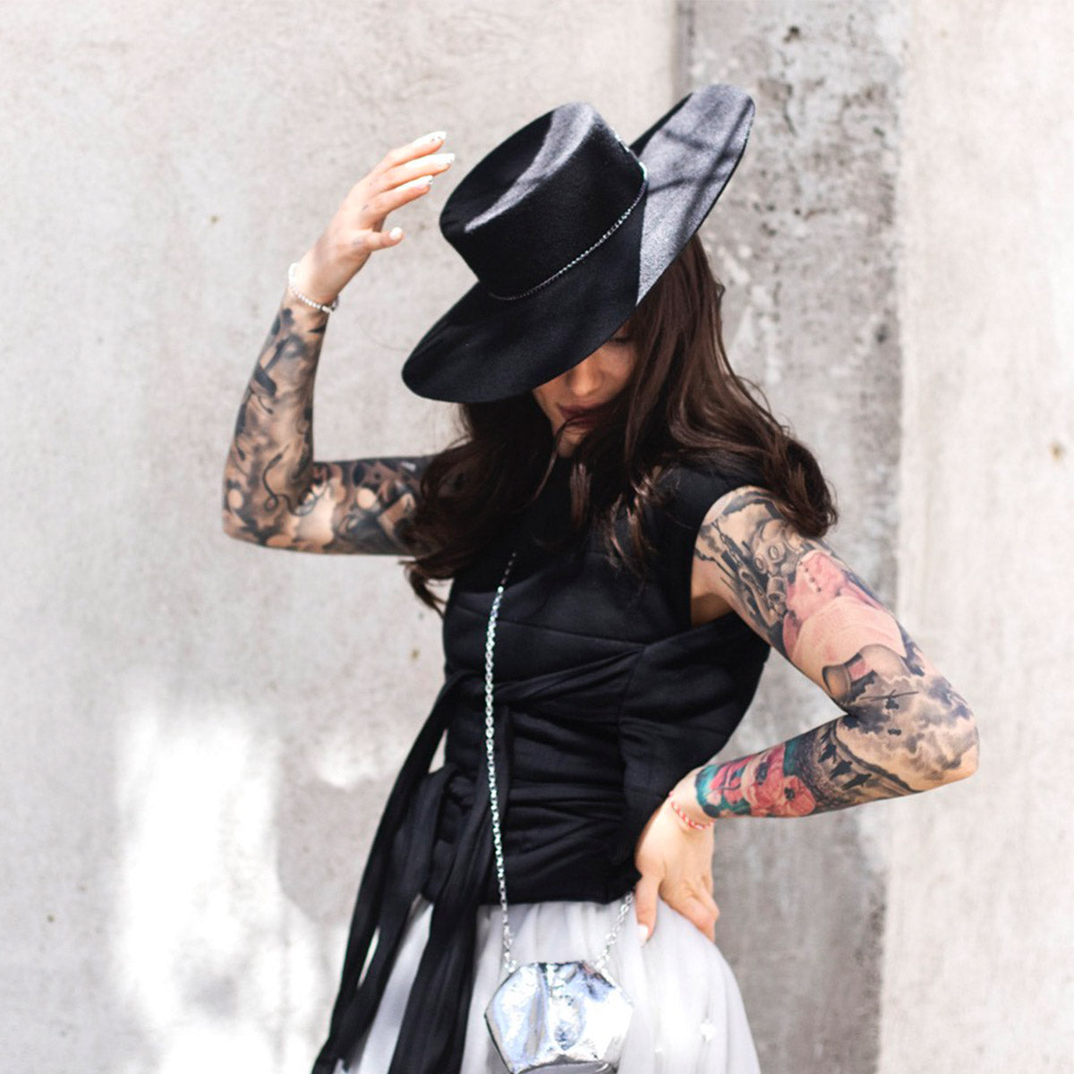 Wide-brimmed hat with Josephine detail DIVNA