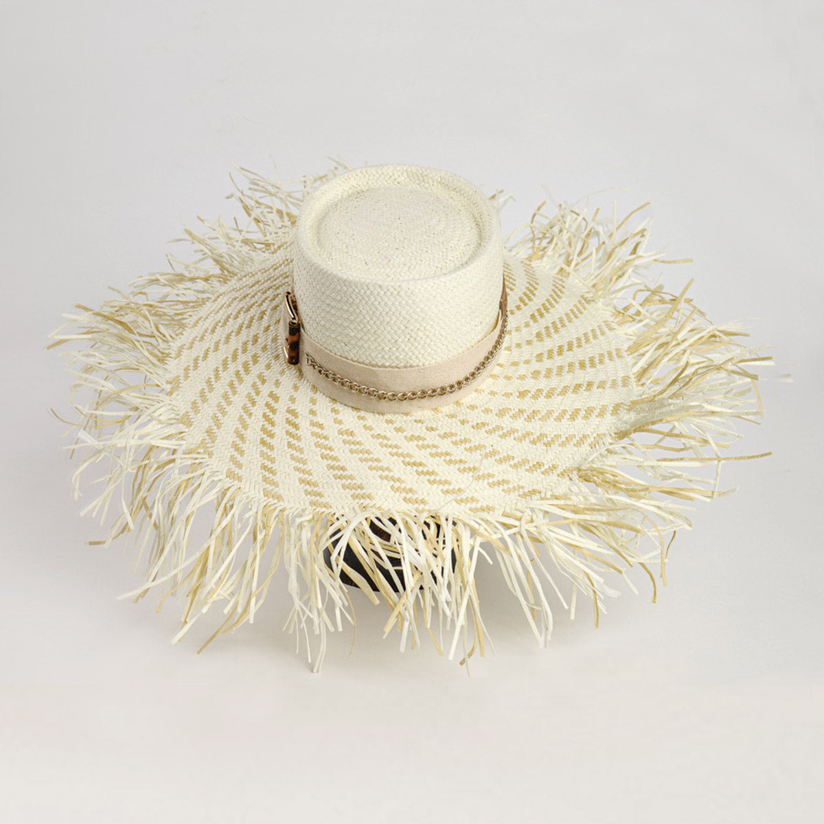 Бяла плажна шапка със златни елементи MILOS BEACH HAT