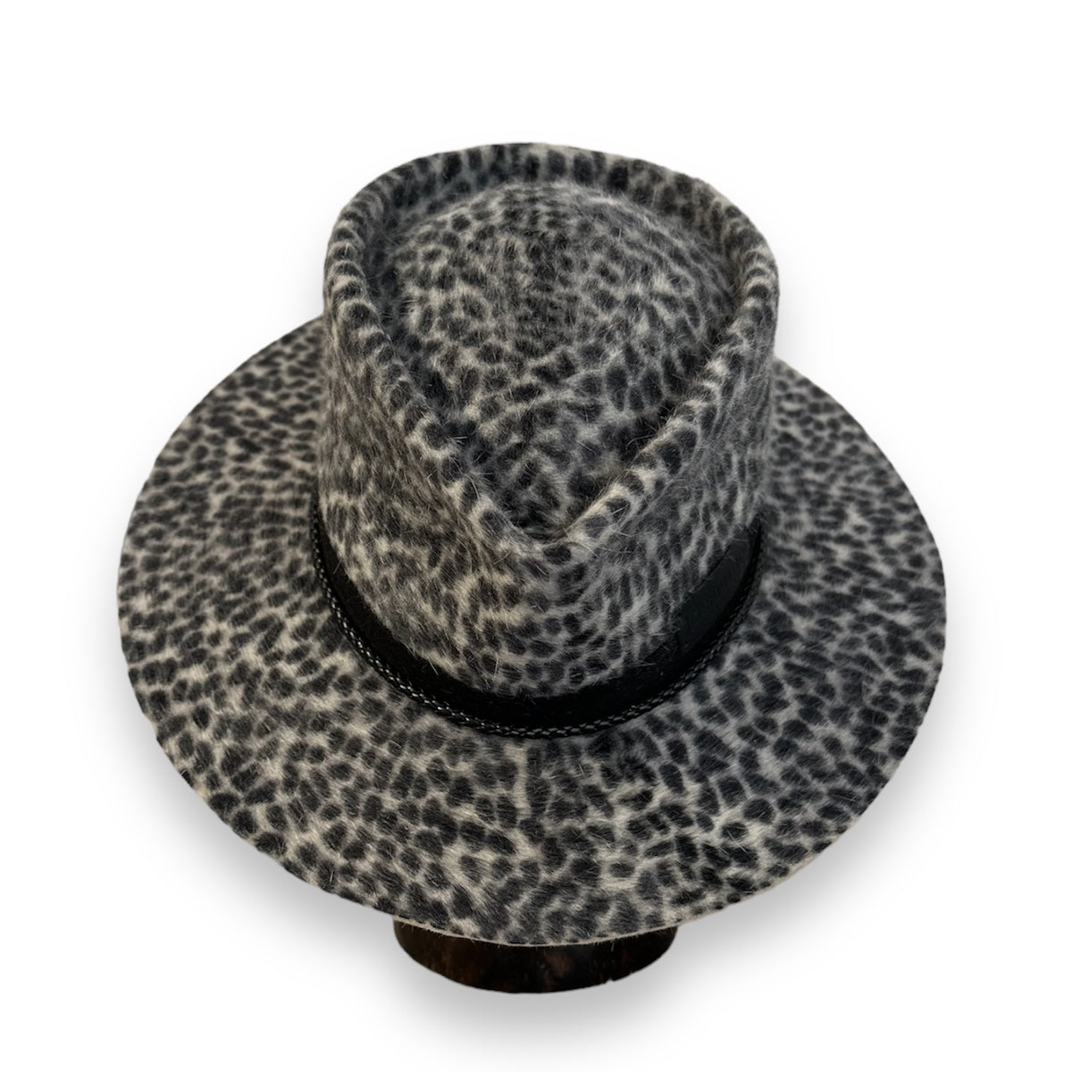 Шапка SIBIRIAN LEOPARD с леопардов десен