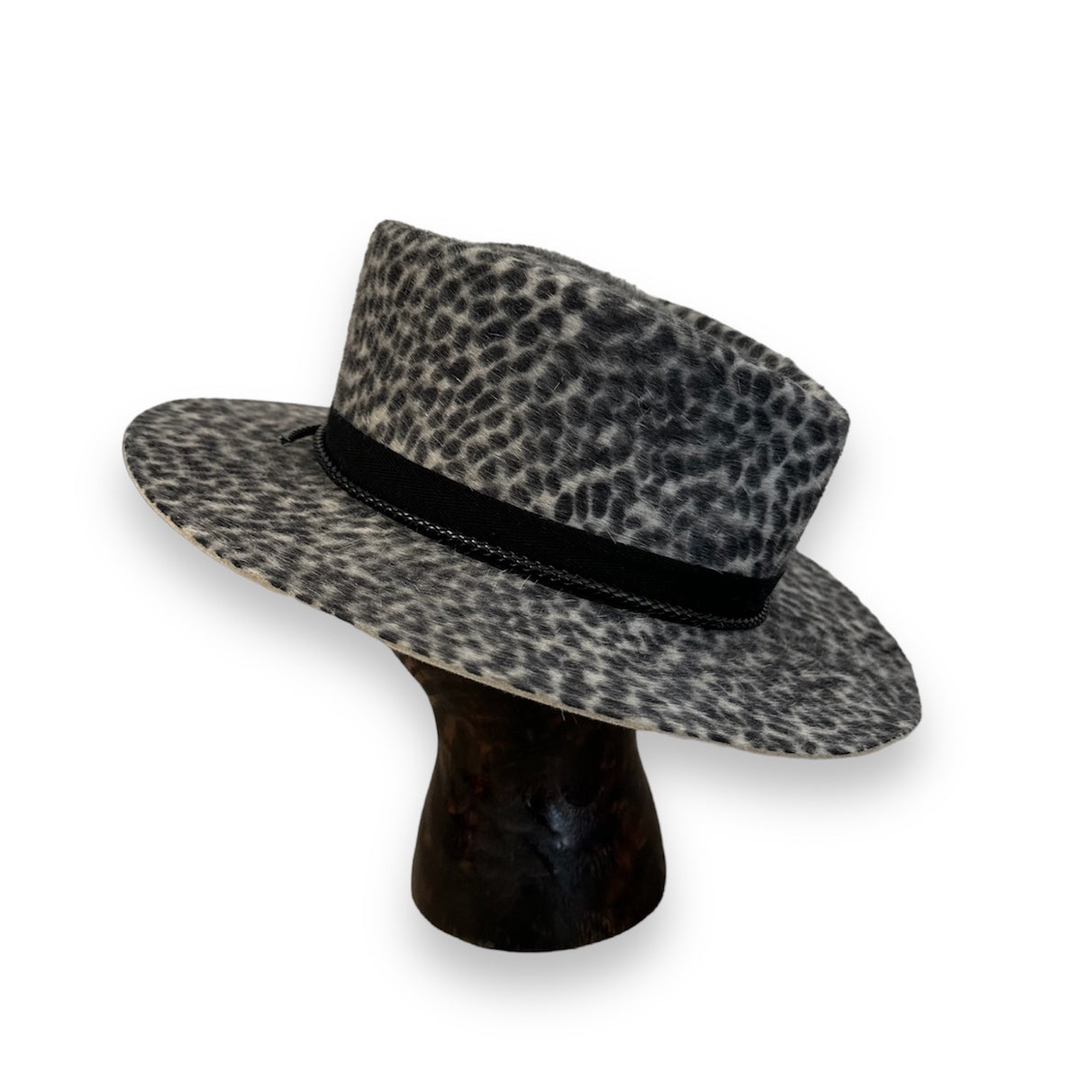 Шапка SIBIRIAN LEOPARD с леопардов десен