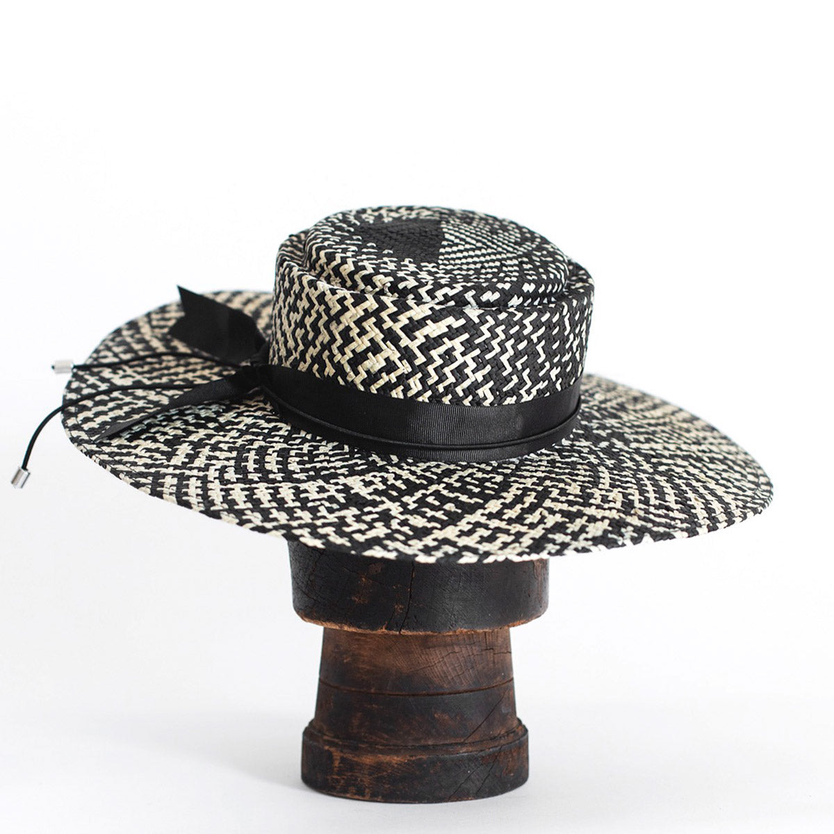 Sophisticated wide-brimmed hat SUNNY LENY
