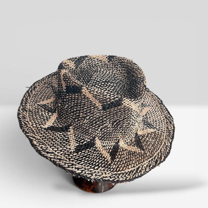 Hat with iconic BURNET'S BO design