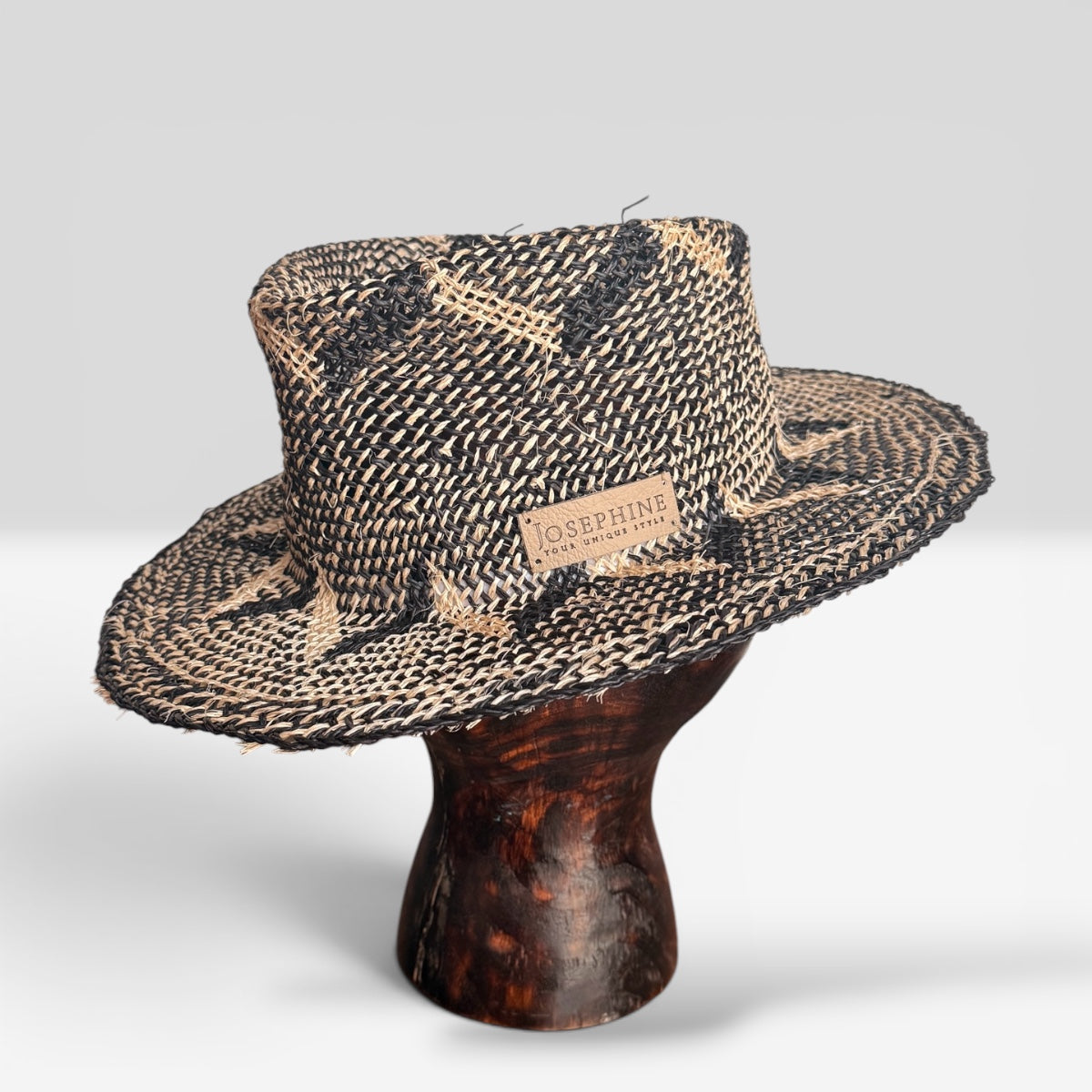 Hat with iconic BURNET'S BO design