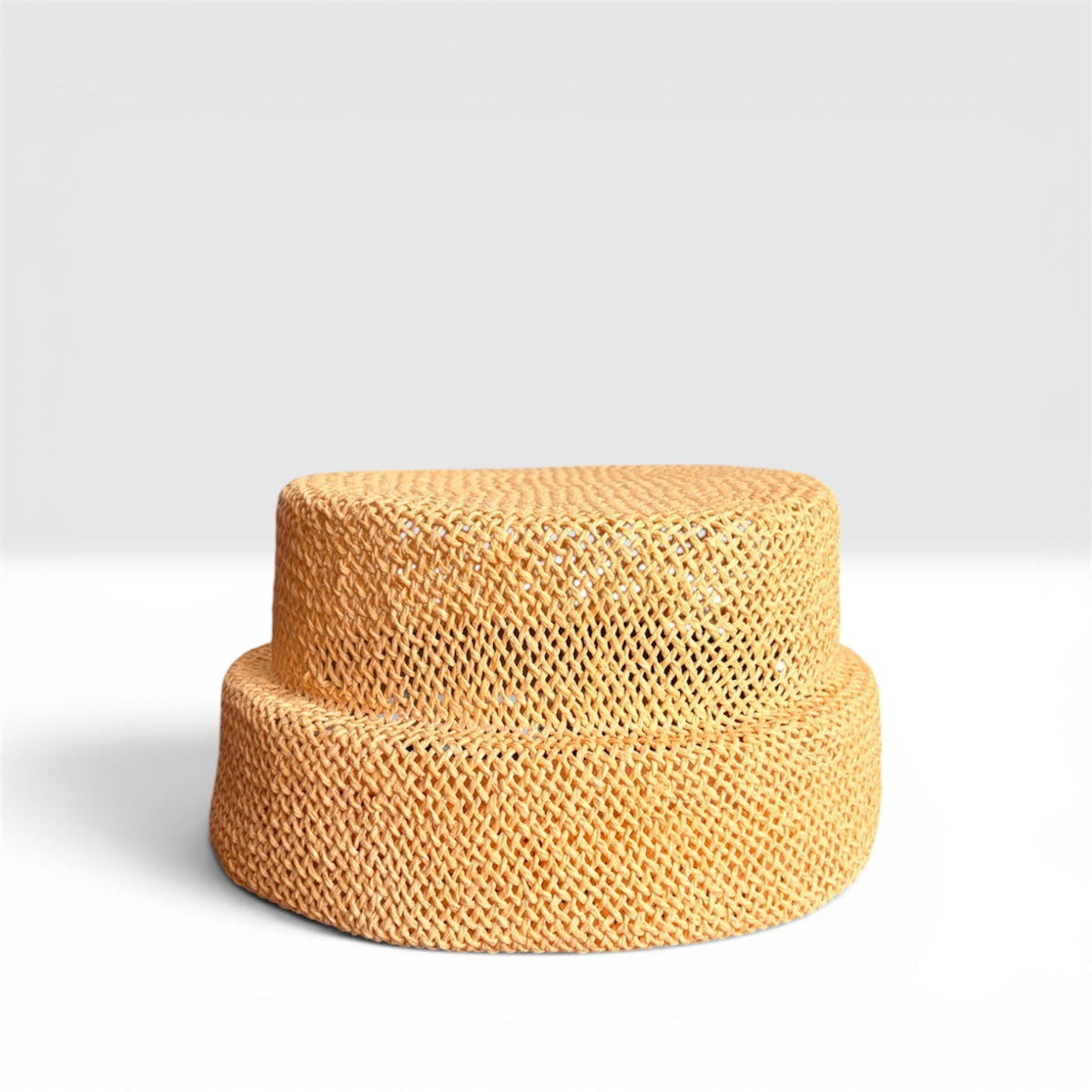 Малка  шапка “Pillbox”