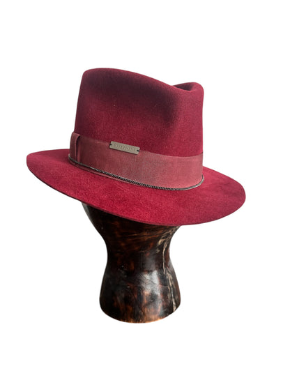 DAIZI classic red hat