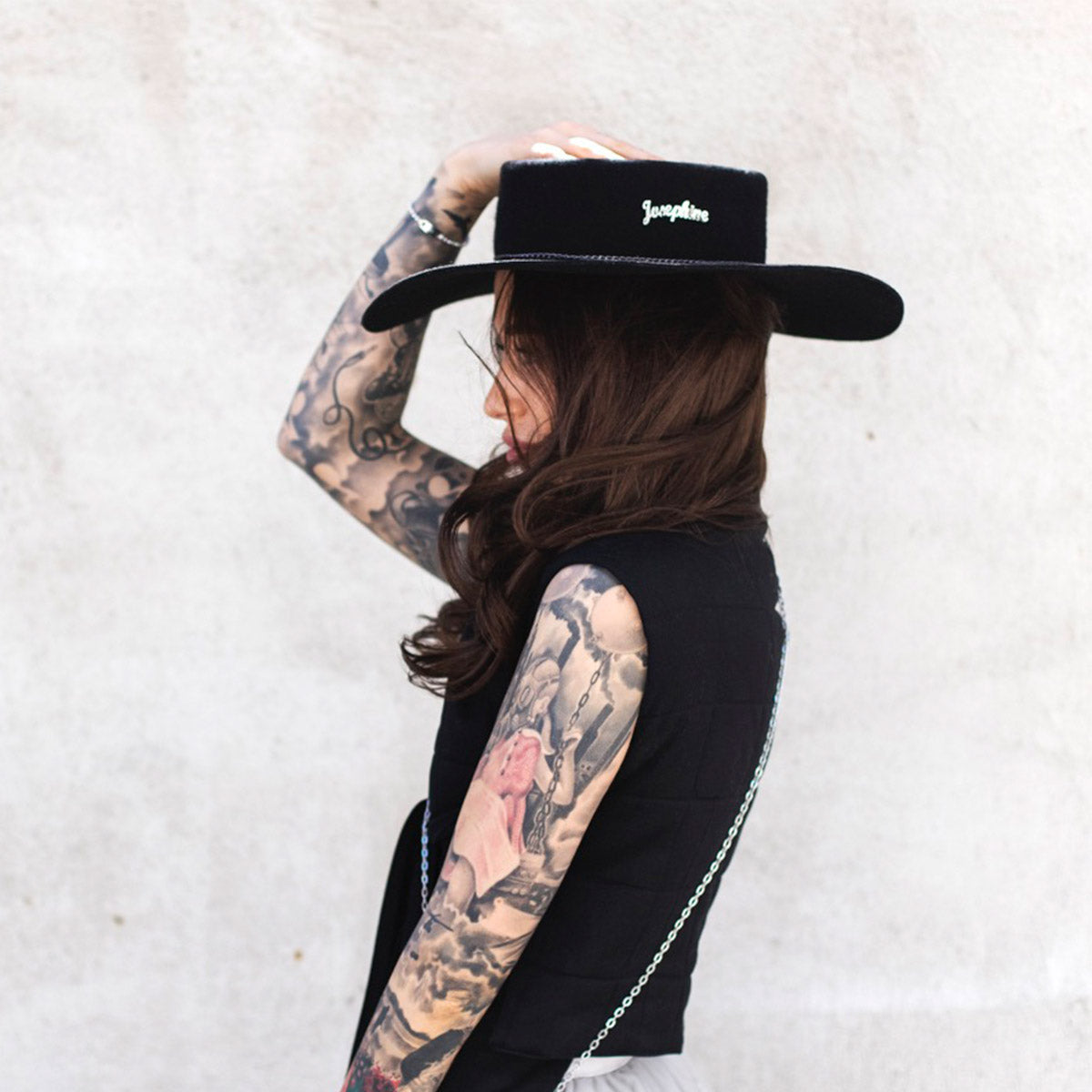Wide-brimmed hat with Josephine detail DIVNA