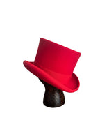 SCARLET — червен цилиндър Josephine Hats, страничен изглед
