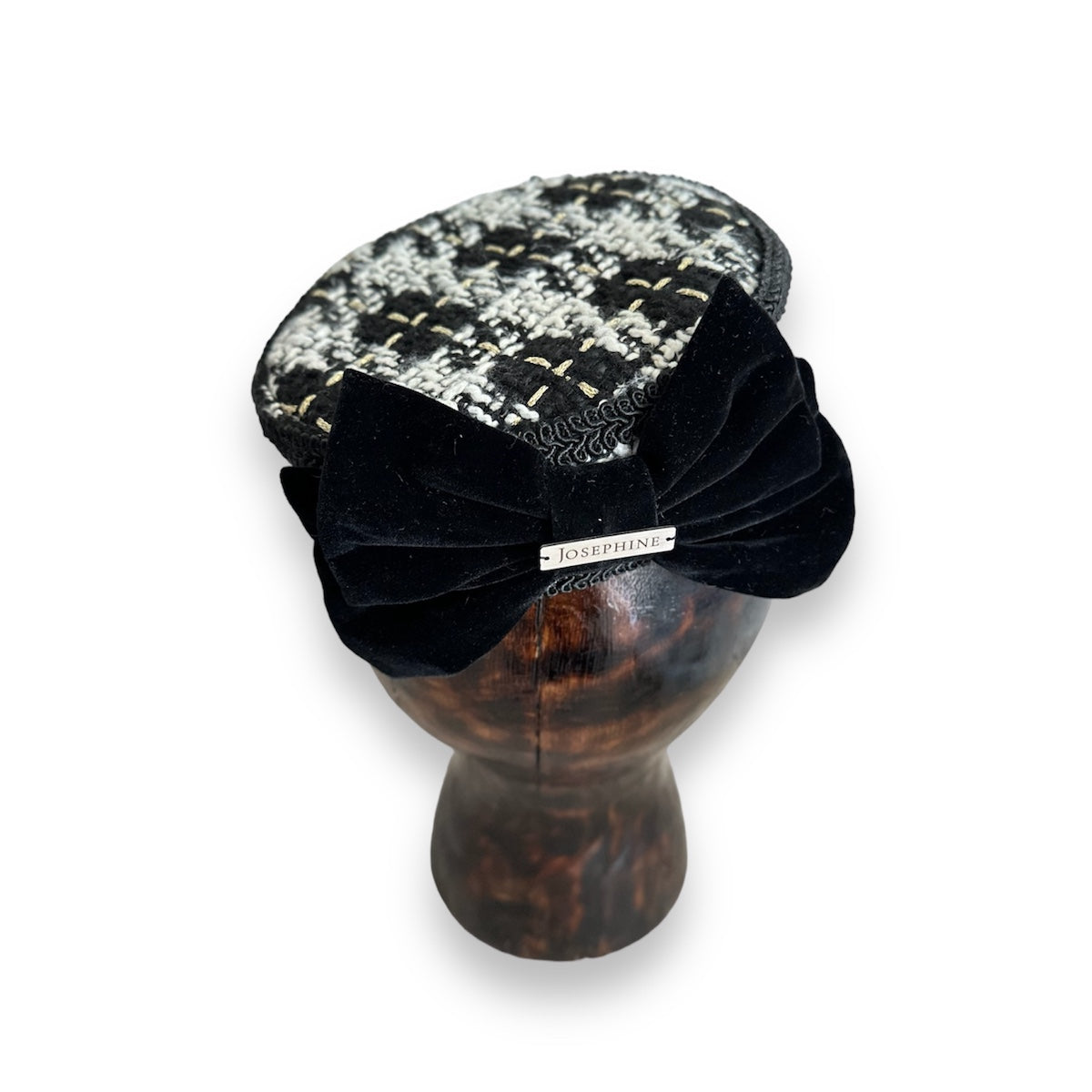 Малка шапка PILL BOX