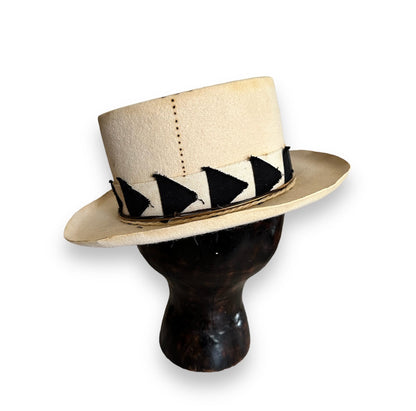 Classic BONNY BLADE hat with a burnt effect