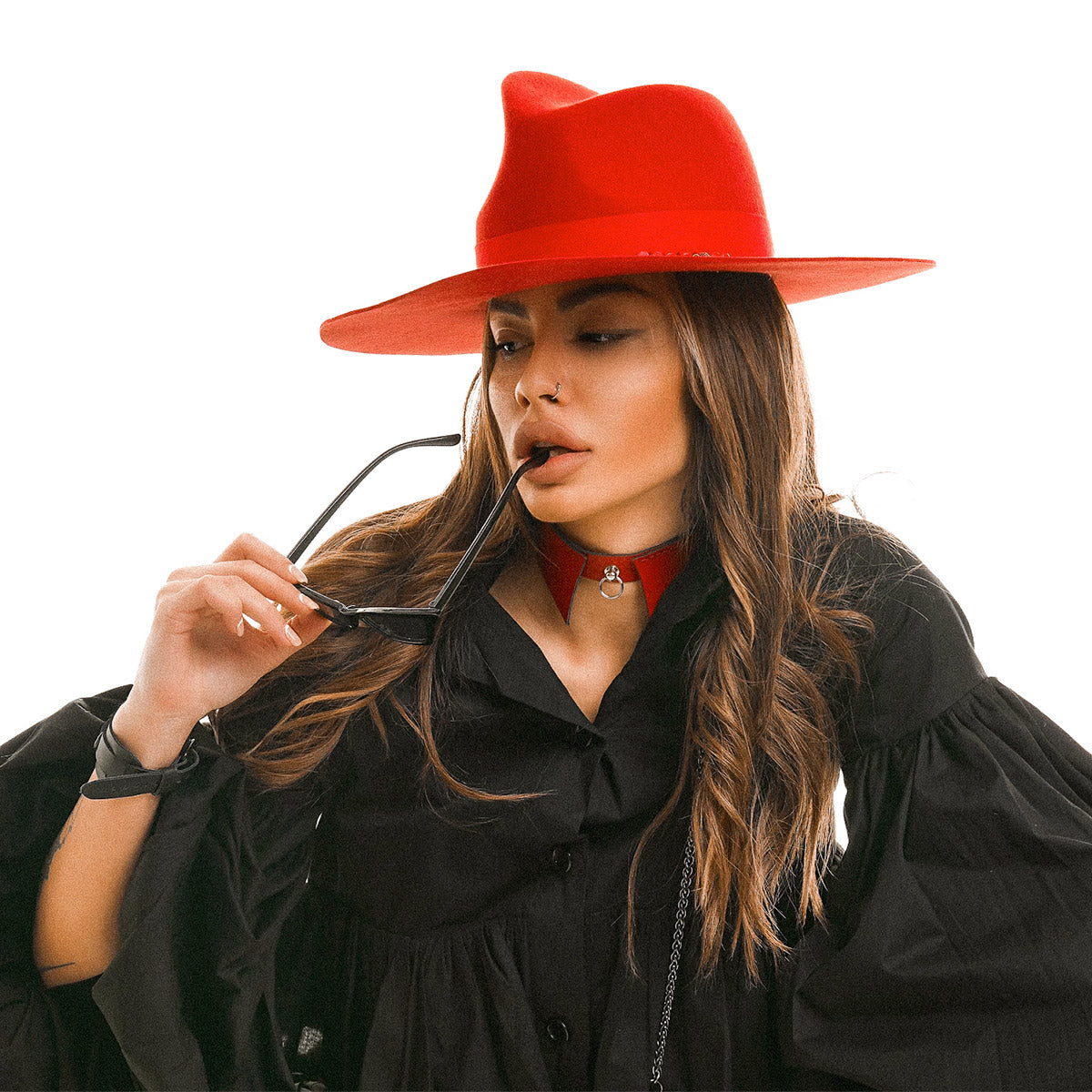 Sophisticated hat in red THE RED SCARLET