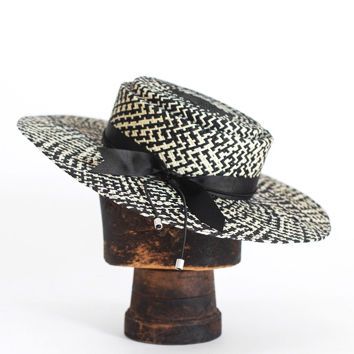 Sophisticated wide-brimmed hat SUNNY LENY